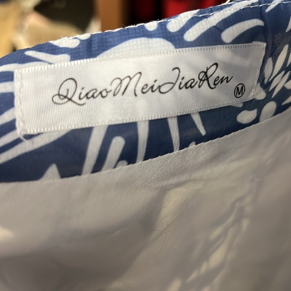 Floral open back a-line dress. - Picture 3 of 3